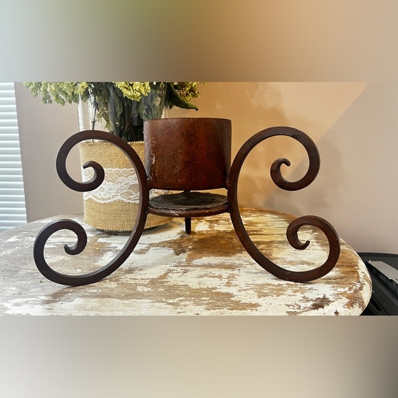 Mexican Hurricane Lamp Base 3 Leg Iron Holder Handmade Red Oxide Finish - Picture 2 of 4